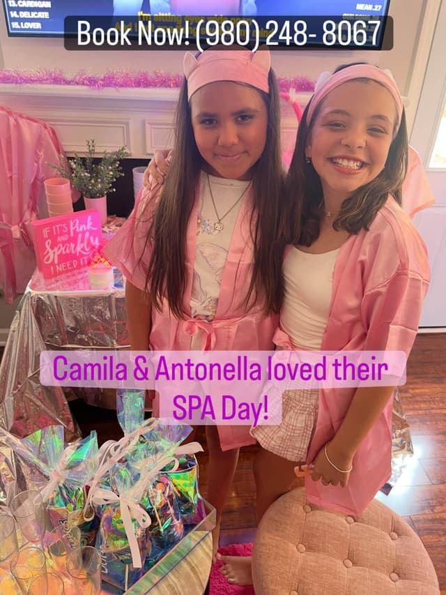 Meninas se divertindo na festa de spa